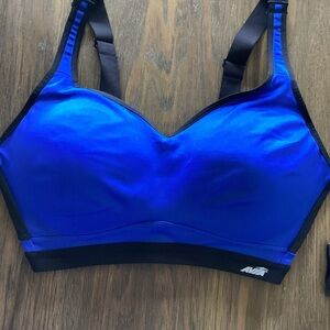Women’s size 36DDD Avia padded sports bra